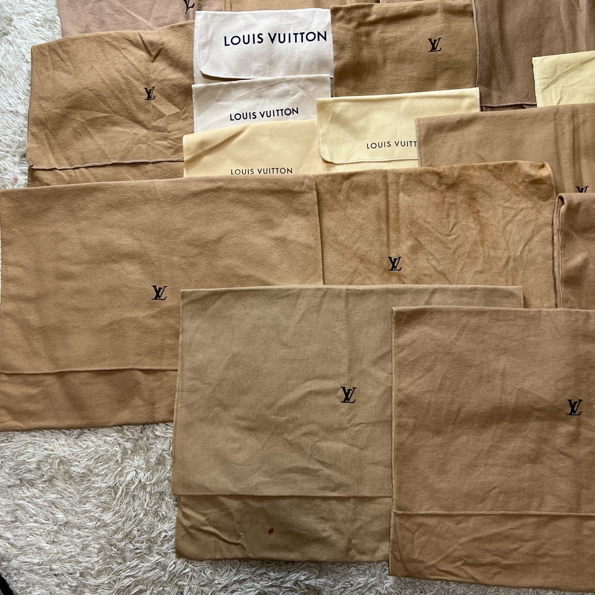 1円 ≪大量20点セット≫ ルイヴィトン LOUIS VUITTON LV ロゴ ハイブランド 大きいサイズ 保存袋 巾着 ショッパー 布袋 ベージュ まとめ_画像4