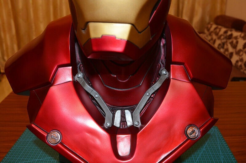海外　限定品 　アベンジャーズ　アイアンマン　 Iron Man　バストフィギュア　等身大サイズ　レジン　3_画像3
