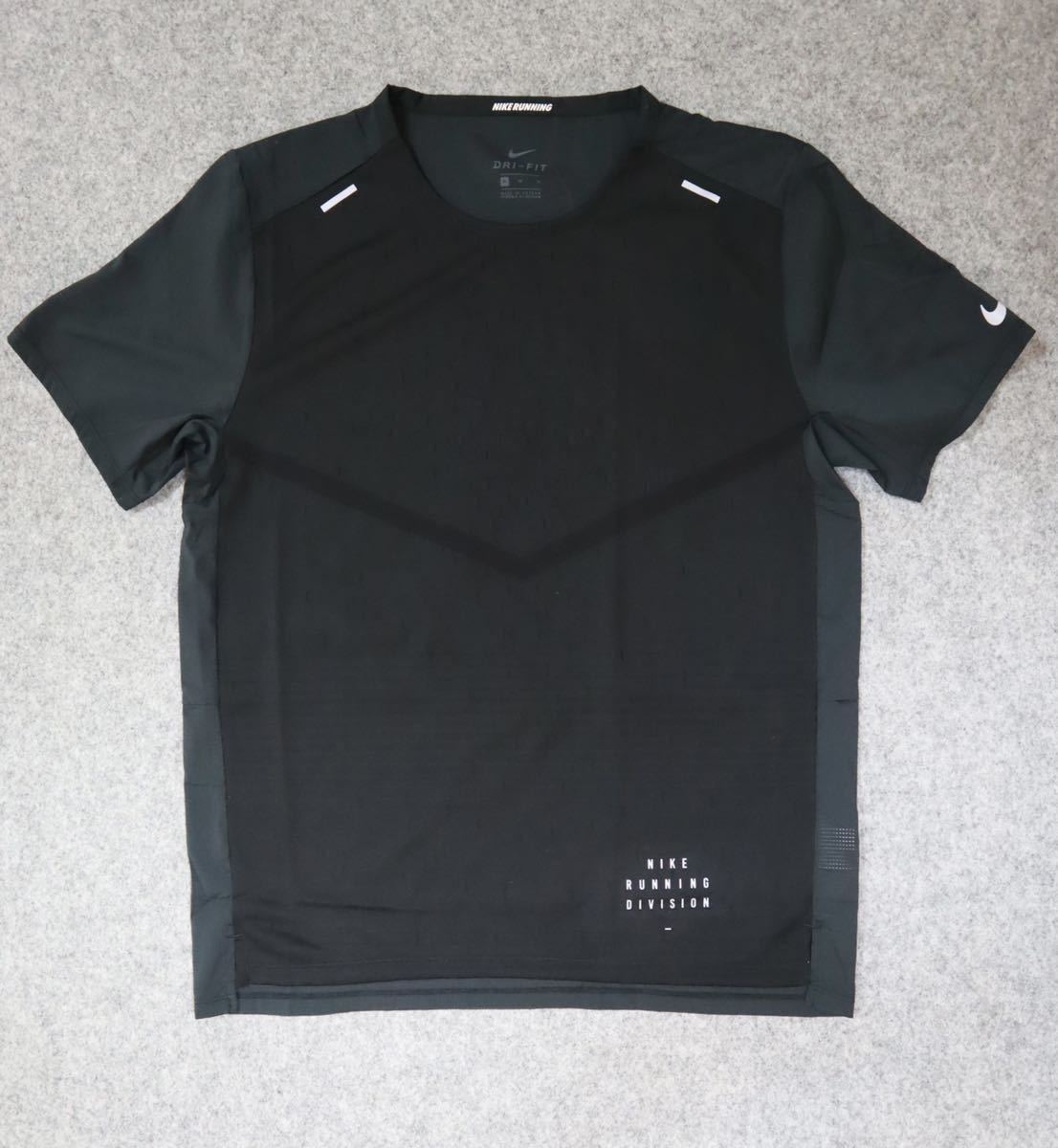 NIKE ランニング　Tシャツ　Mサイズ　ランニングディビジョン