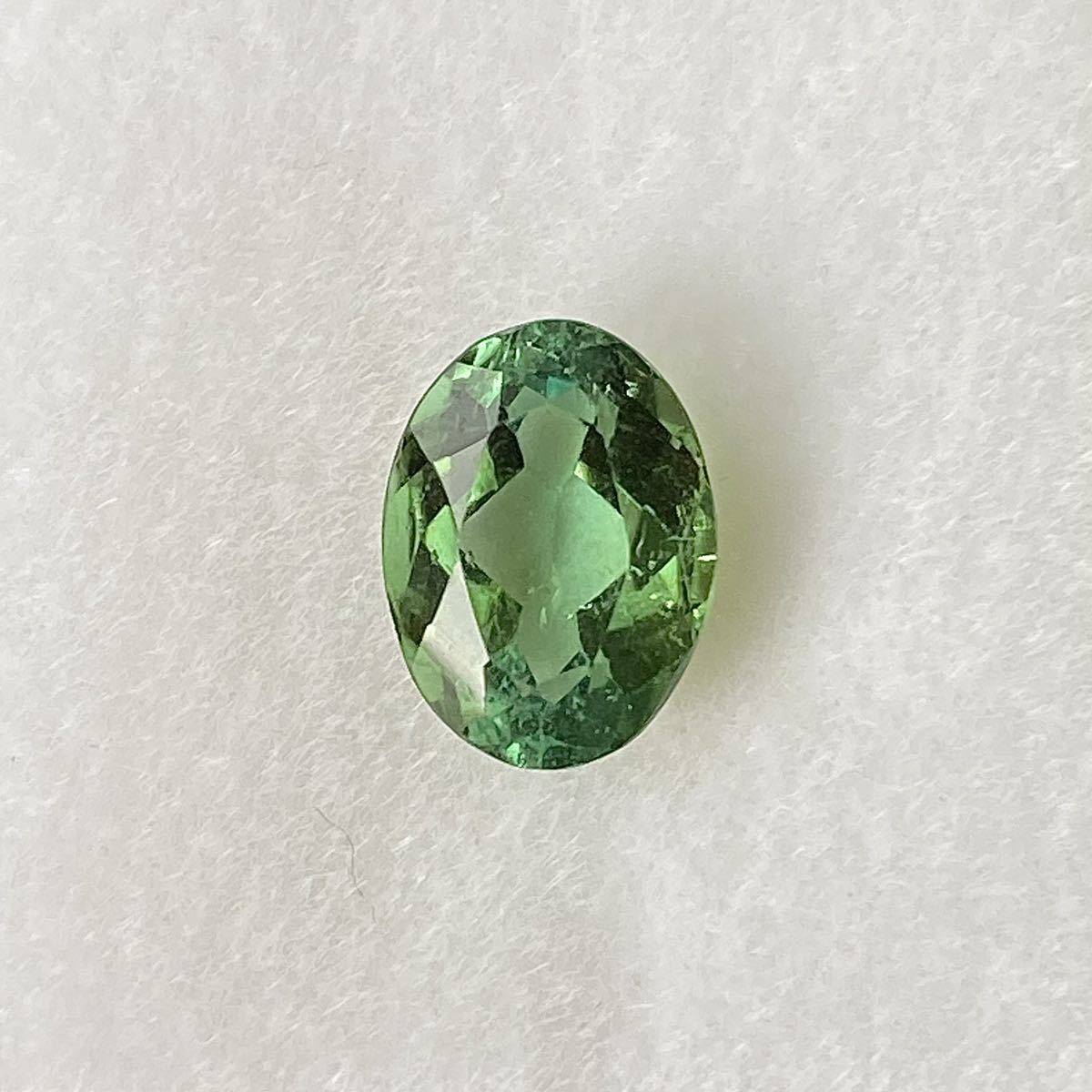 バイカラー グリーントルマリン ルース 1.31ct オーバル