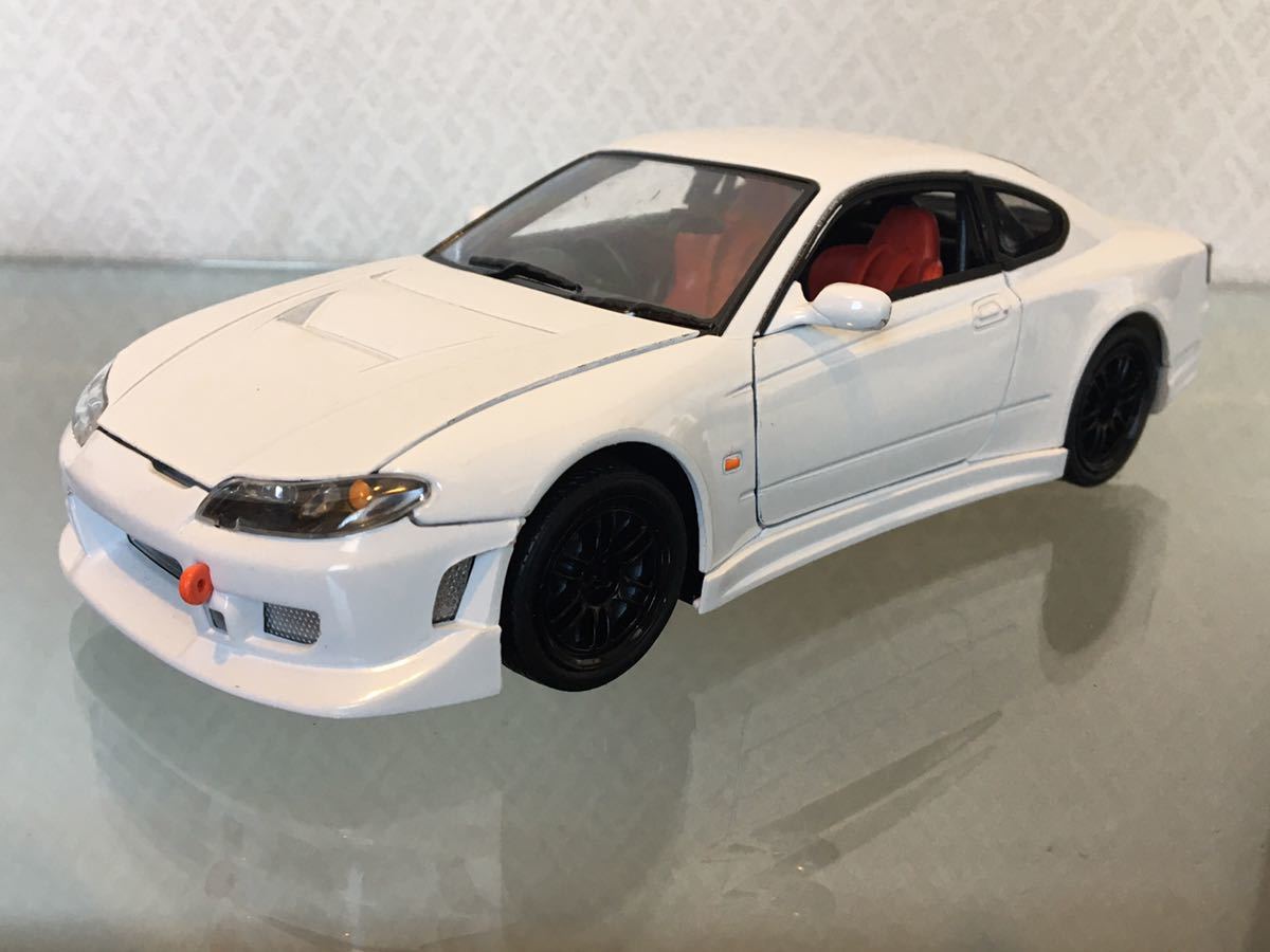 送料無料 1/24 日産 シルビア S15 プラモデル完成品とミニカー 送料無料 1/24 日産 シルビア S15 プラモデル完成品とミニカー