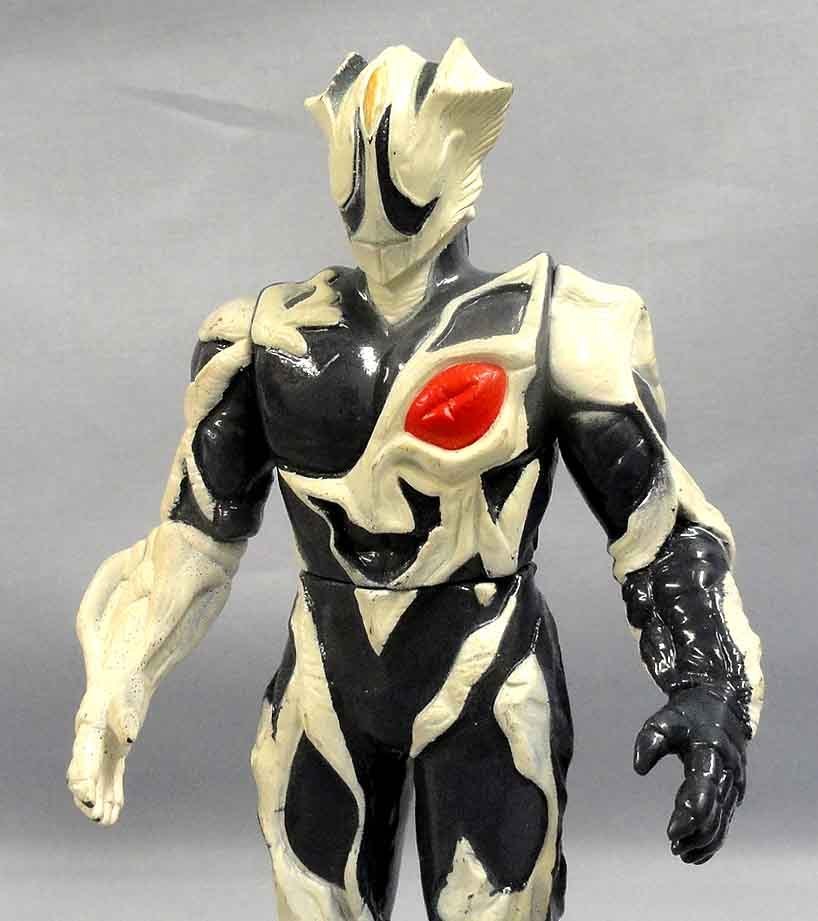 ウルトラマンティガ 怪獣ソフビ ティガダーク キリエロイド シルバゴン