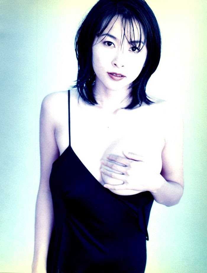 かとうれいこ写真集 『 Fragile 』 撮影山内順仁 出版社 かとうれいこ写真集 『 Fragile 』 撮影山内順仁 出版社