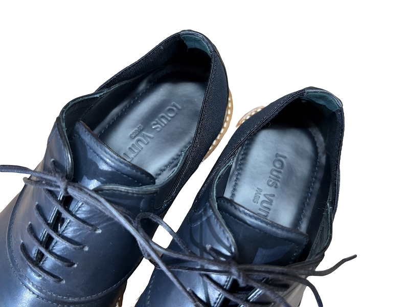 送無 定価111,300円 Louis Vuitton ルイヴィトン ロゴ プレート 装飾 リシュリュー プレーントゥ サイドゴア レザー シューズ 短靴 25.0cm_画像7