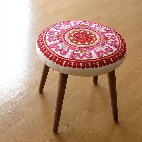 スツール かわいい おしゃれ 刺繍 高さ40cm 低め 木製 可愛い 柄 丸い デザイン 丸椅子 丸イス ラウンドチェア サークル刺繍スツール 赤