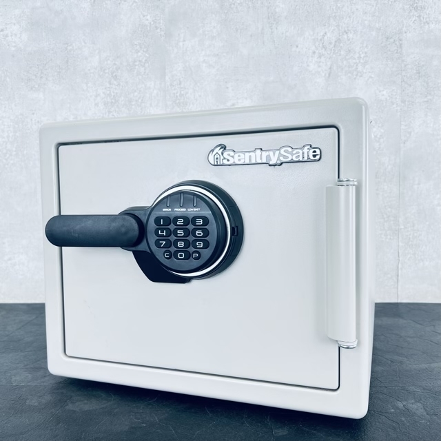 耐火金庫 品 Sentry Safe セントリー JF082ET ビッグボルトシリーズ