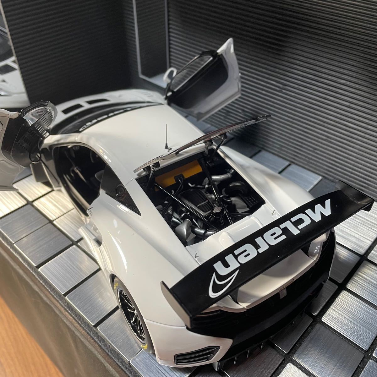 未展示品 オートアート 1/18 マクラーレン 12C GT3 ホワイト | www