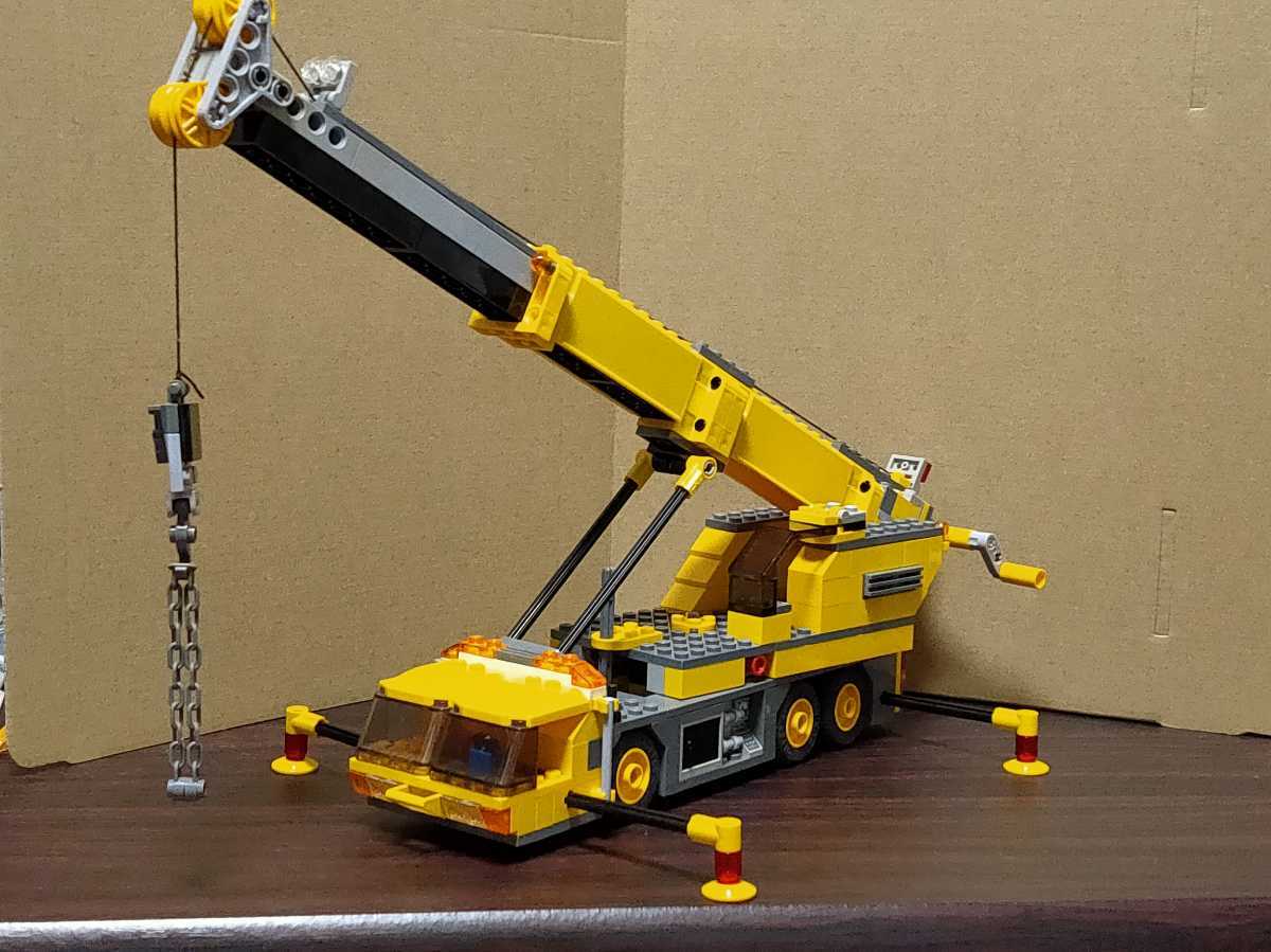 送料無料即決希望レゴ(LEGO) シティ工事ビル建設現場7633 のクレーン車