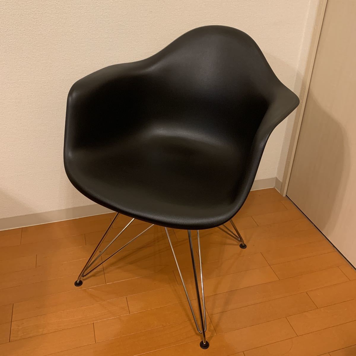 正規品】イームズ プラスチックシェルチェア ワイヤーベース ブラック