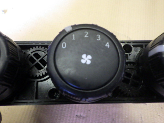 r473-18 * Mitsubishi Fuso Blue TEC Canter air conditioner control switch cooler,air conditioner H27 year TKG-FEB80 60-0