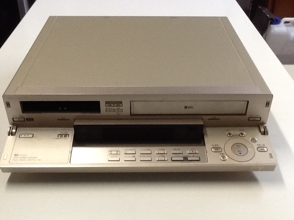 【1円スタート】SONY ソニー　DV＆S-VHSダブルビデオデッキ WV-DR7　ジャンク品_画像2