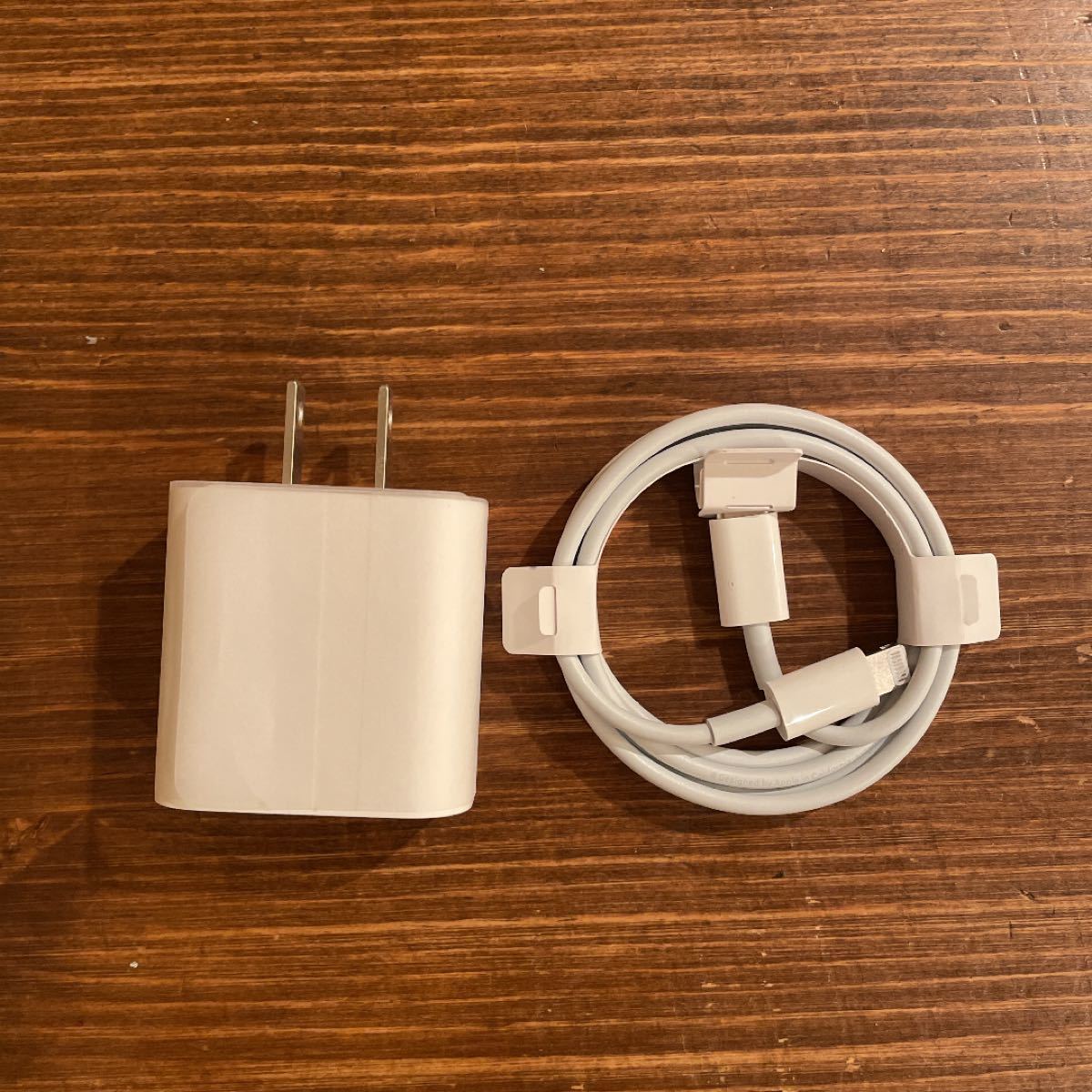iPad 第9世代 付属品 20W USB-C電源アダプタ Apple純正|Yahoo iPad 第9世代 付属品 20W USB-C電源アダプタ Apple純正|Yahoo