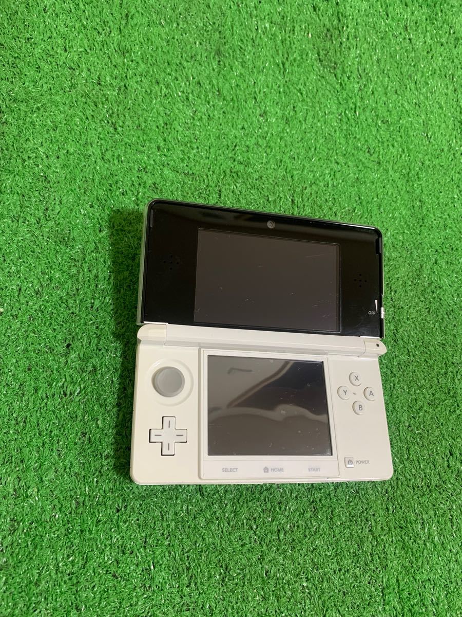 任天堂 Nintendo 3DS ピュアホワイト