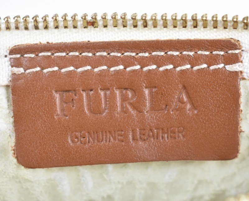 FURLA/フルラ　クロコ型押しポーチ　カラー：ホワイト 20n03_画像4