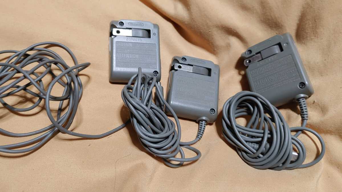 匿名配送即決３個★ニンテンドーDS Lite 用 純正 ACアダプタ 充電器　DSライト USG-002