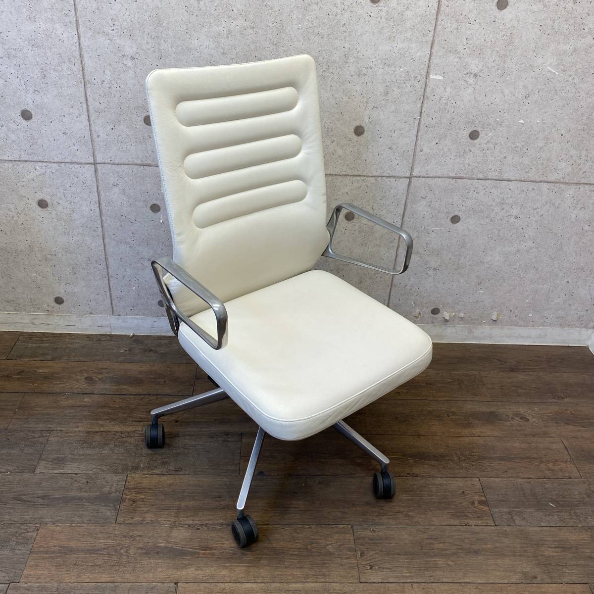直接引取可】Vitra オフィスチェア ヴィトラ AC4 42190300 アントニオ