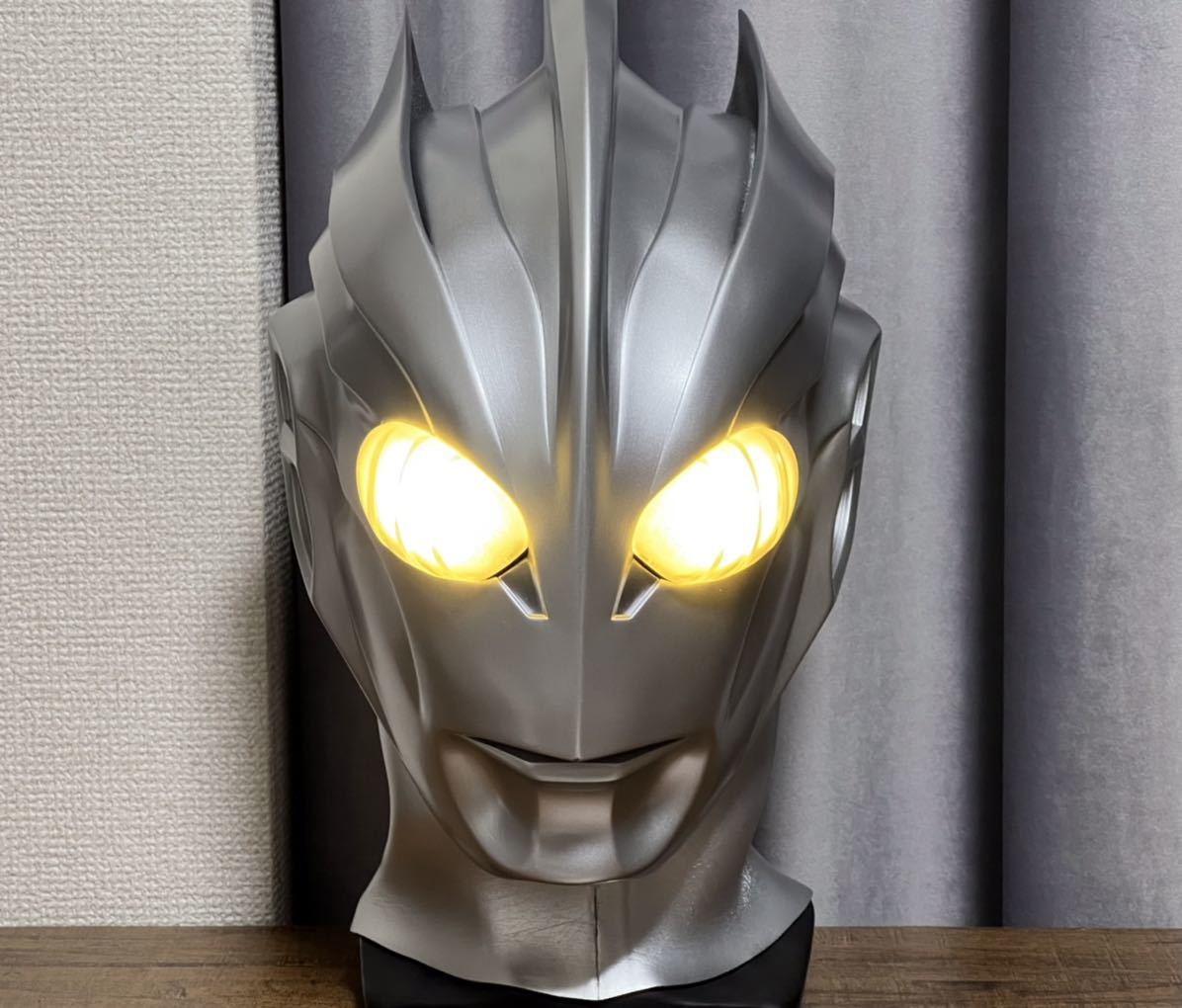 視界あり 1 1 電飾付き アトラク マスク レプリカマスク アトラクションスーツ コスプレ ウルトラマン ノア ウルトラマン 売買されたオークション情報 Yahooの商品情報をアーカイブ公開 オークファン Aucfan Com