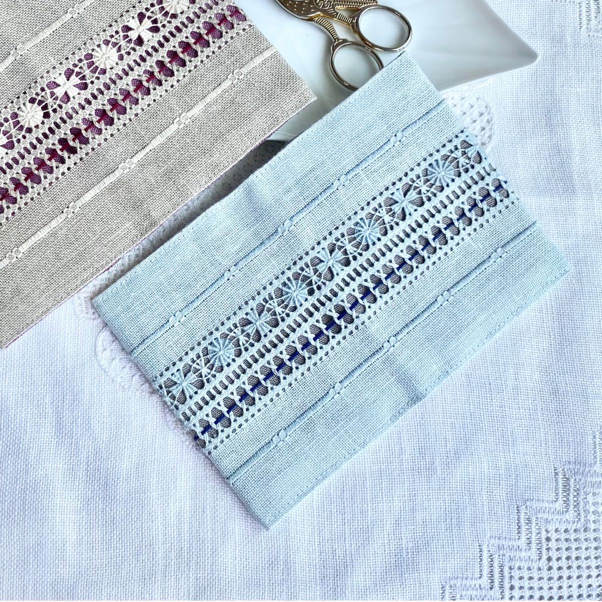 【刺繍キット】《B.ライトブルー》ドロンワーク刺繍の カードケース 白糸刺繍 １セット