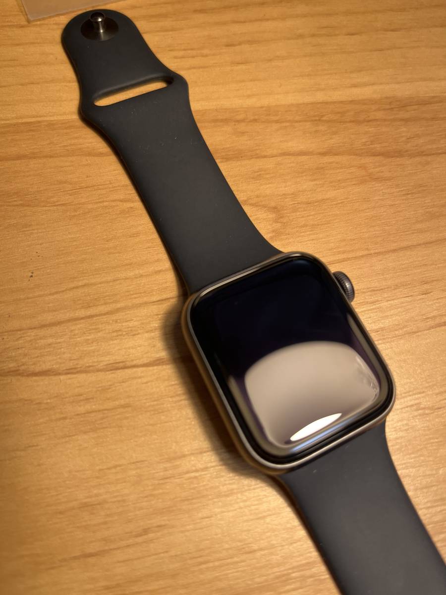 25900円 （訳ありセール格安） 新品未開封 Apple Watch SE 40mm GPS MKQ13J A