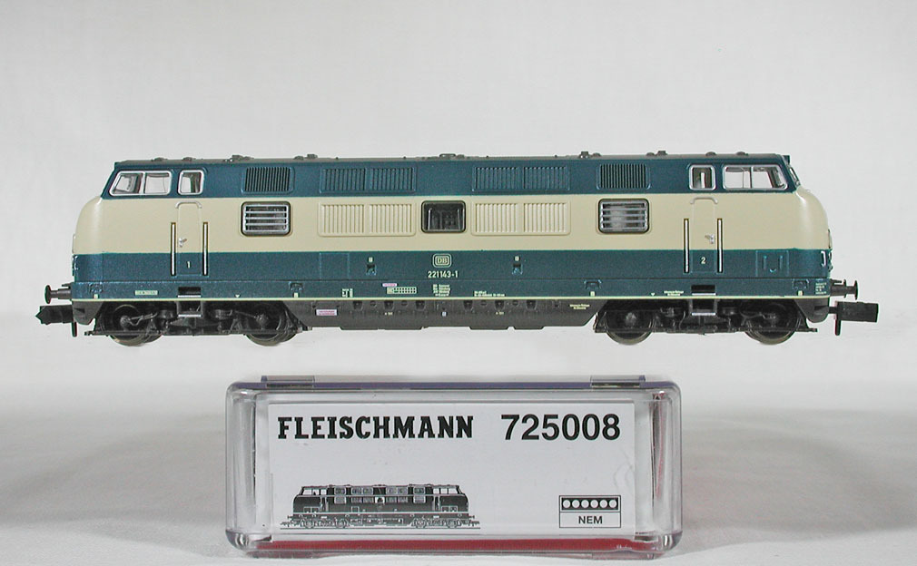 FLEISCHMANN #725008 ＤＢ（旧西ドイツ国鉄）ＢＲ２２１型ディーゼル機関車　（トルコブルー／ベージュ）