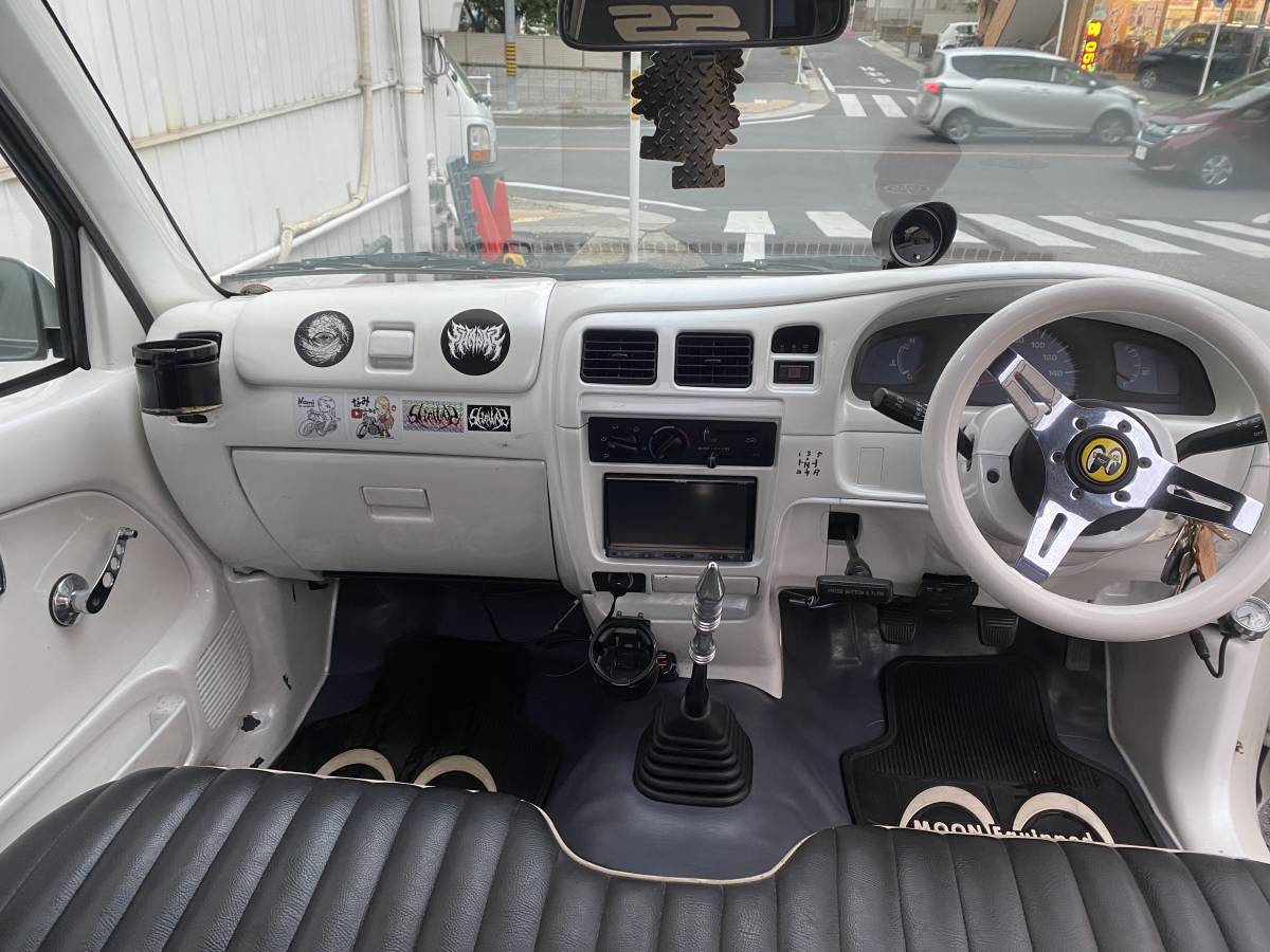 「【名古屋】ハイラックス　RZN147　ピックアップトラック　積車　カスタム多数　ベンチシート　　車検とりたて」の画像3