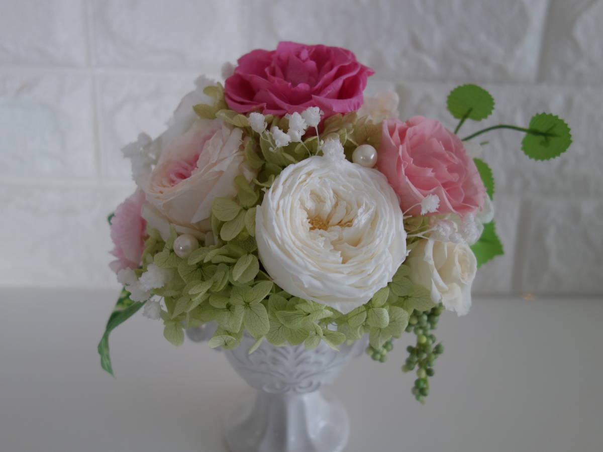 * preserved flower arrangement various rose . celebration, present etc. *