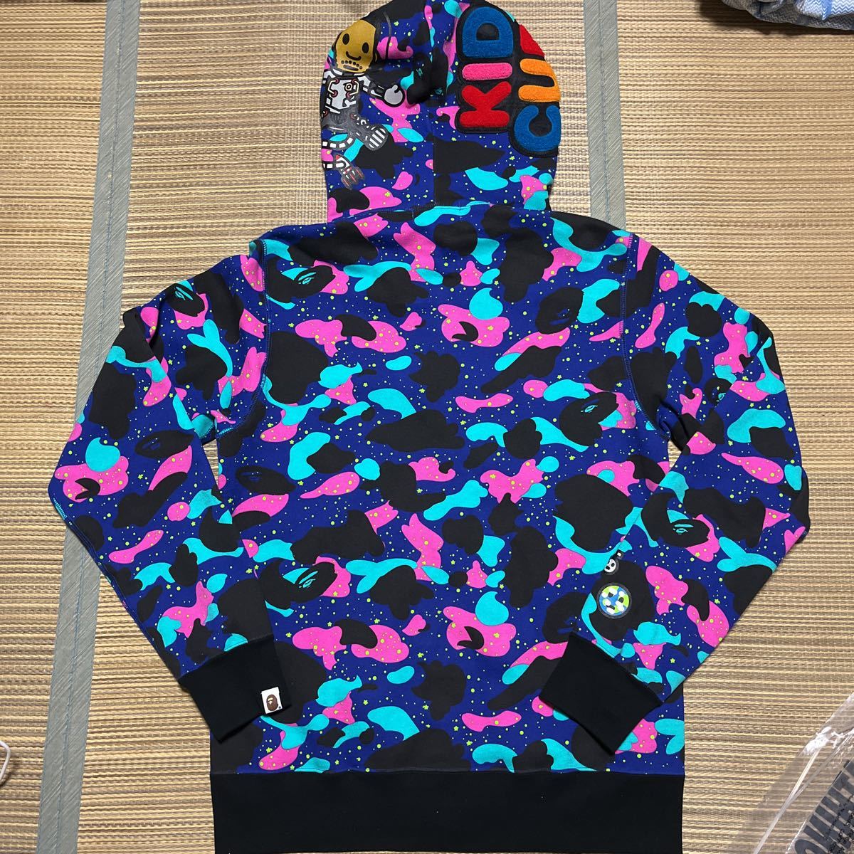 美品 A BATHING APE BAPE KAWS KID CUDI SHARK HOODIE スウェット