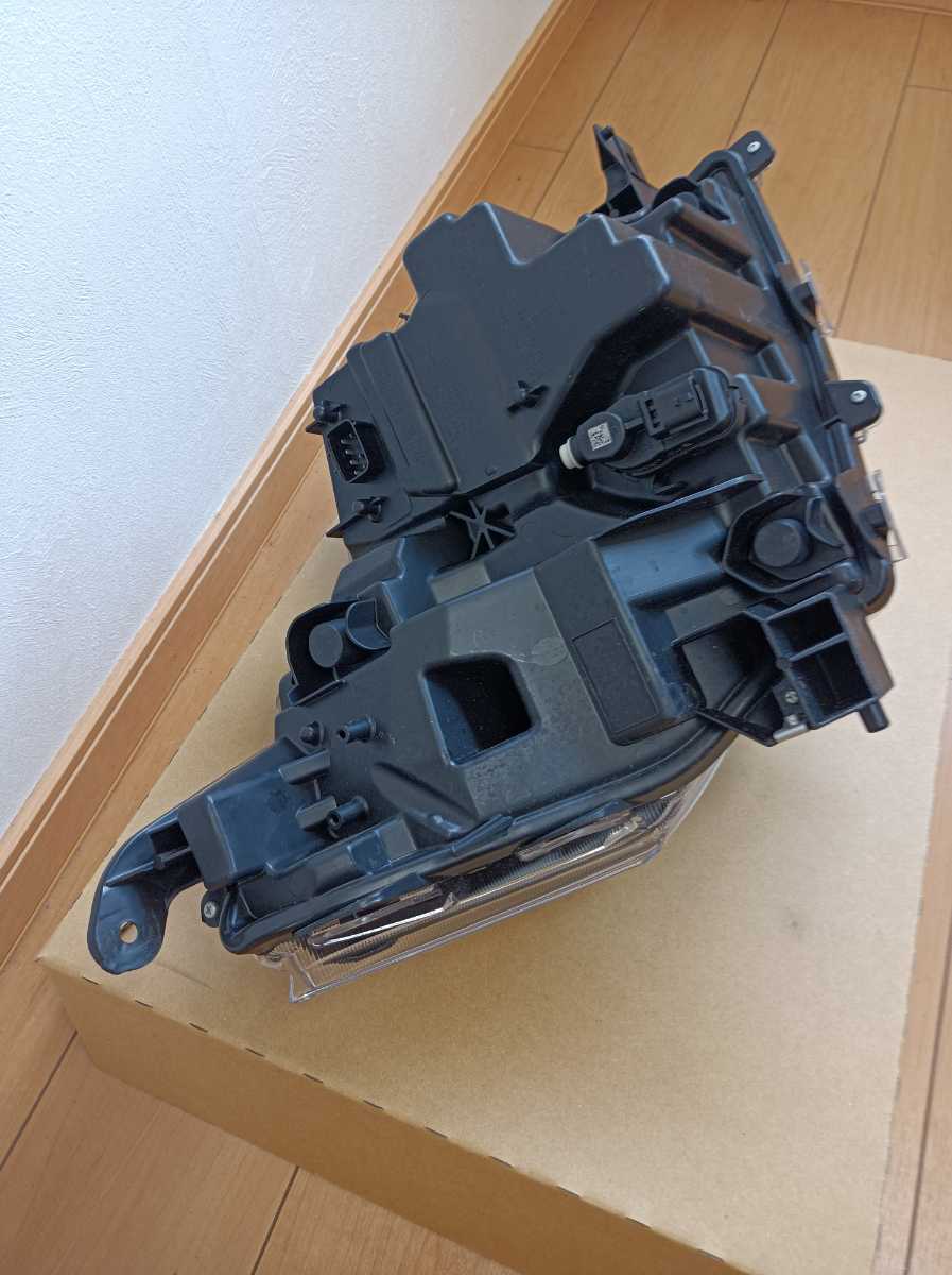 ダイハツ トール M910A 左ヘッドライト品傷有り 箱付き | www