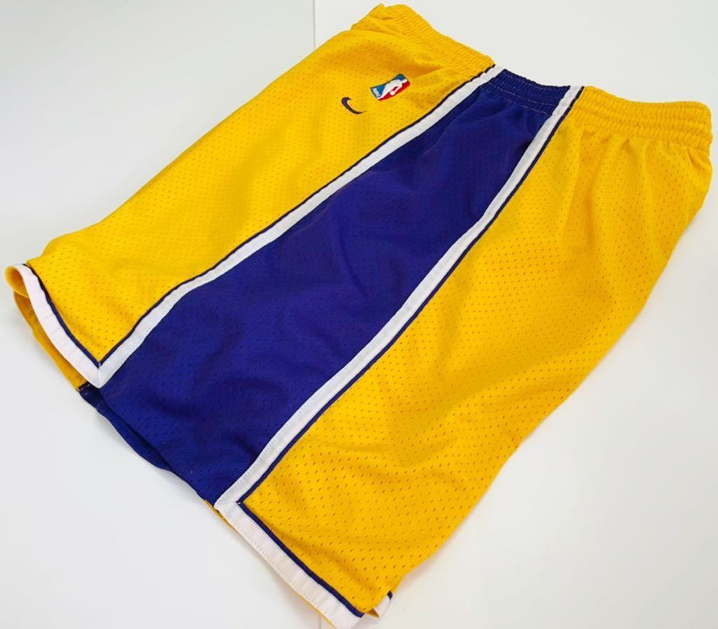 美品!! 希少!! 90s NIKE Los Angeles lakers ナイキ ロサンゼルス レイカーズ バスパン ショーツ イエロー パープル 黄 × 紫 size XL NBAの画像1