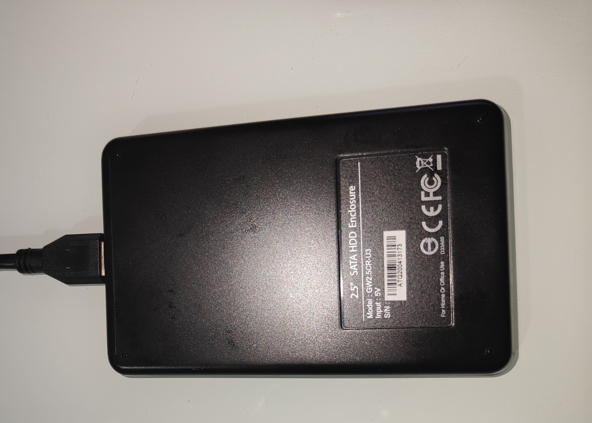 外付け ポータブルHDD 320GB  USB3.0