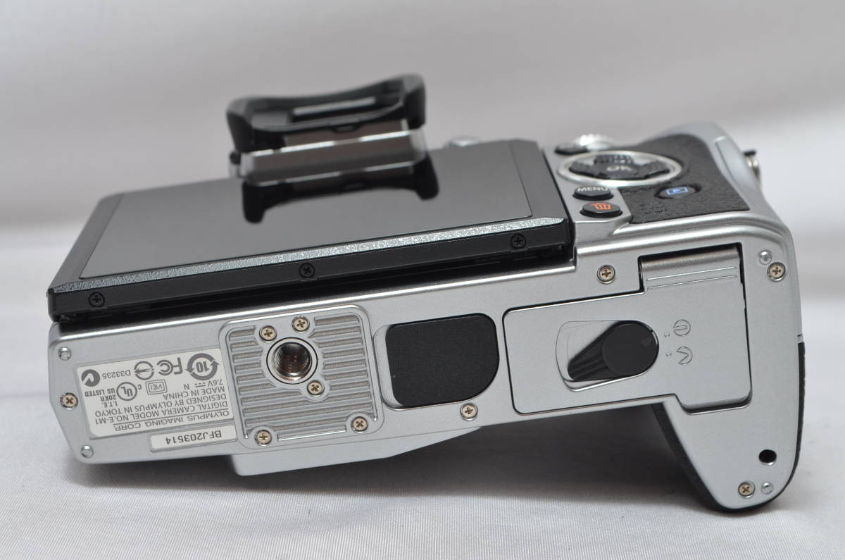 【奇跡の196ショット!】 OLYMPUS ミラーレス一眼 OM-D M1 ボディ シルバー OM-D E-M1 BODY SLV #4250_画像5
