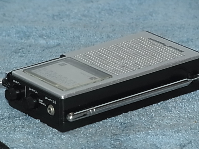 National Panasonic 【RF-517】 AM/FM ラジオ 中古品です 管理 National Panasonic 【RF-517】 AM/FM ラジオ 中古品です 管理