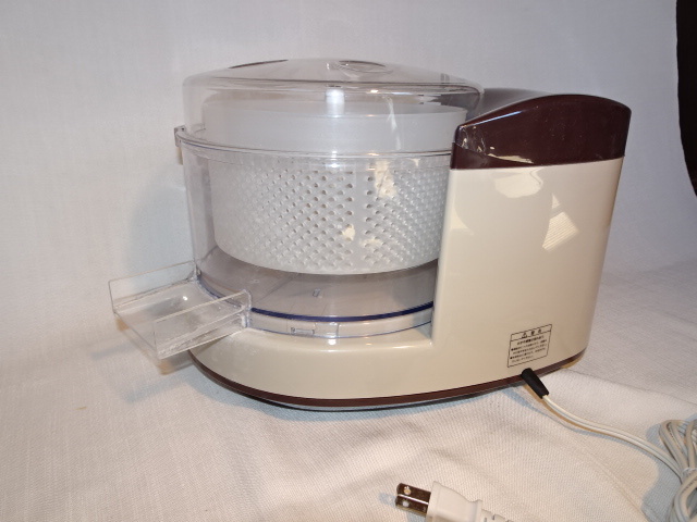 二ホンミツバチ 蜂蜜 電動 遠心分離器 簡単に搾る / 養蜂器具 二ホンミツバチ 蜂蜜 電動 遠心分離器 簡単に搾る / 養蜂器具