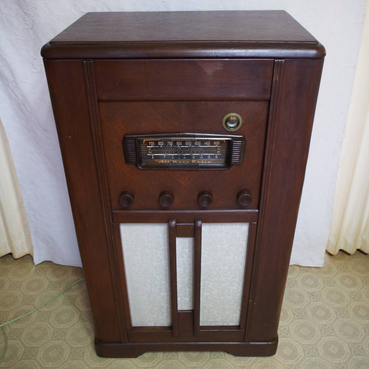  electric culture thing restoration * service being completed working properly goods!! Manufacturers unknown Old medium sized vacuum tube type electric gramophone 