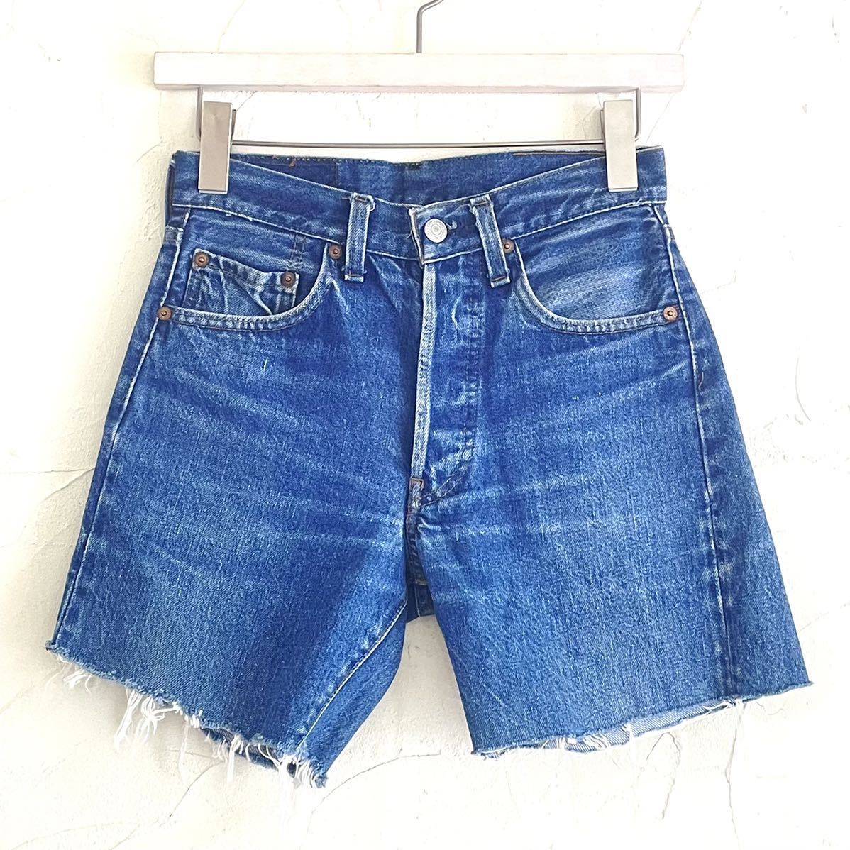 80 годы vintage Levi\'s Levi's 501 красный уголок cut off Denim Vintage W26