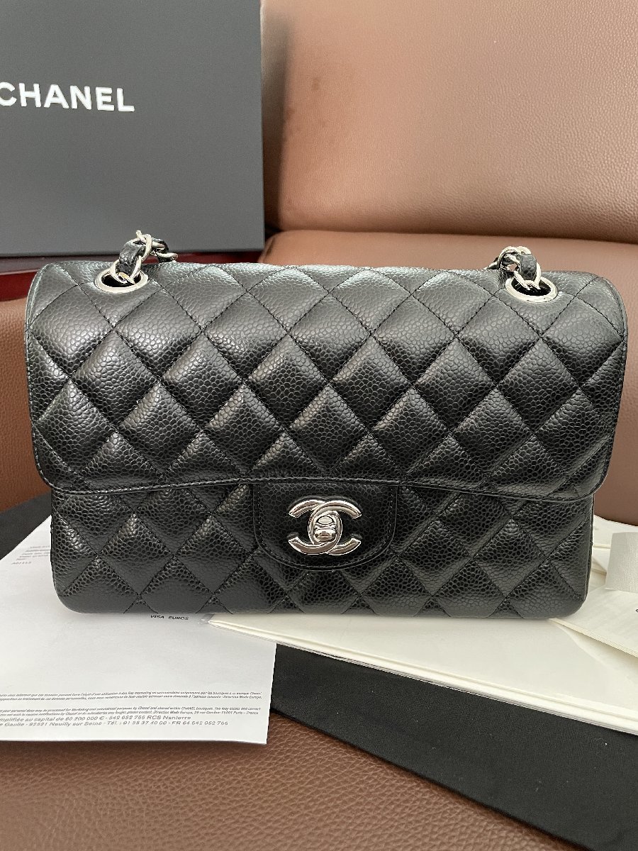  新品同様 ※CHANEL シャネル※ ダブルフラップマトラッセ A01113 ハンドバッグ レザー ブラック チェーンショルダー/シルバー金具_画像2