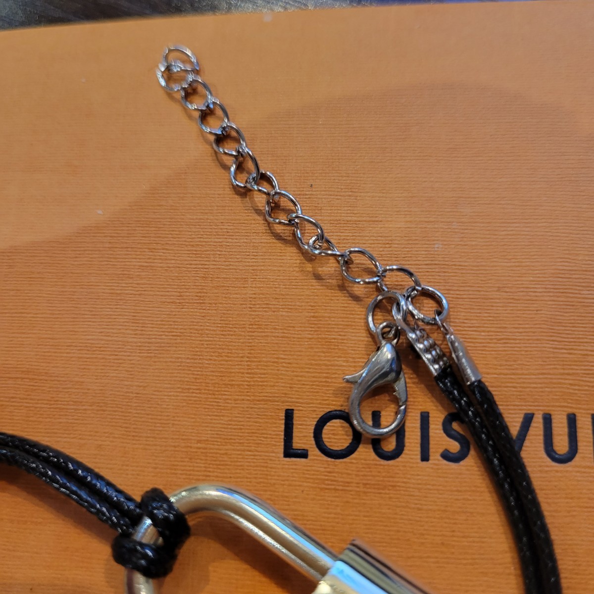 極美品　Louis Vuitton ルイヴィトン　パドロック 南京錠 カデナ ルイヴィトン 研磨磨き済み　ネックレス紐付き　301