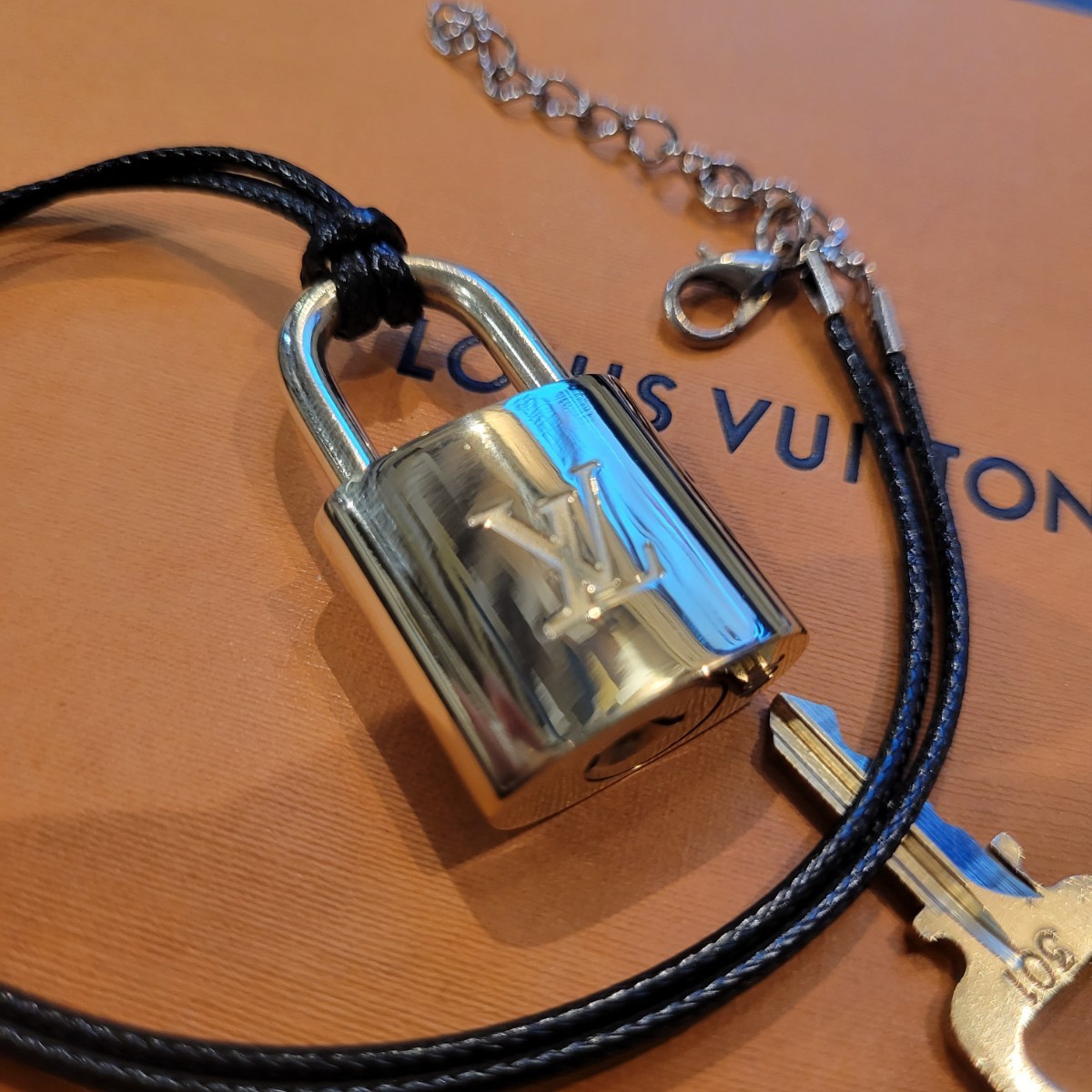 極美品 Louis Vuitton ルイヴィトン パドロック 南京錠 カデナ ルイ