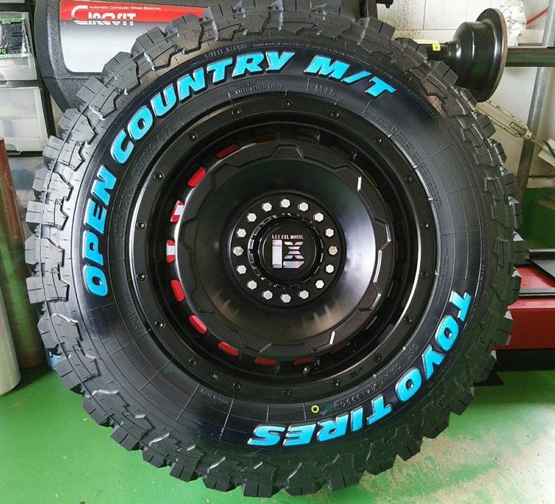 最新入荷】 ジムニー シエラ JB74 TOYO オープンカントリー MT 225