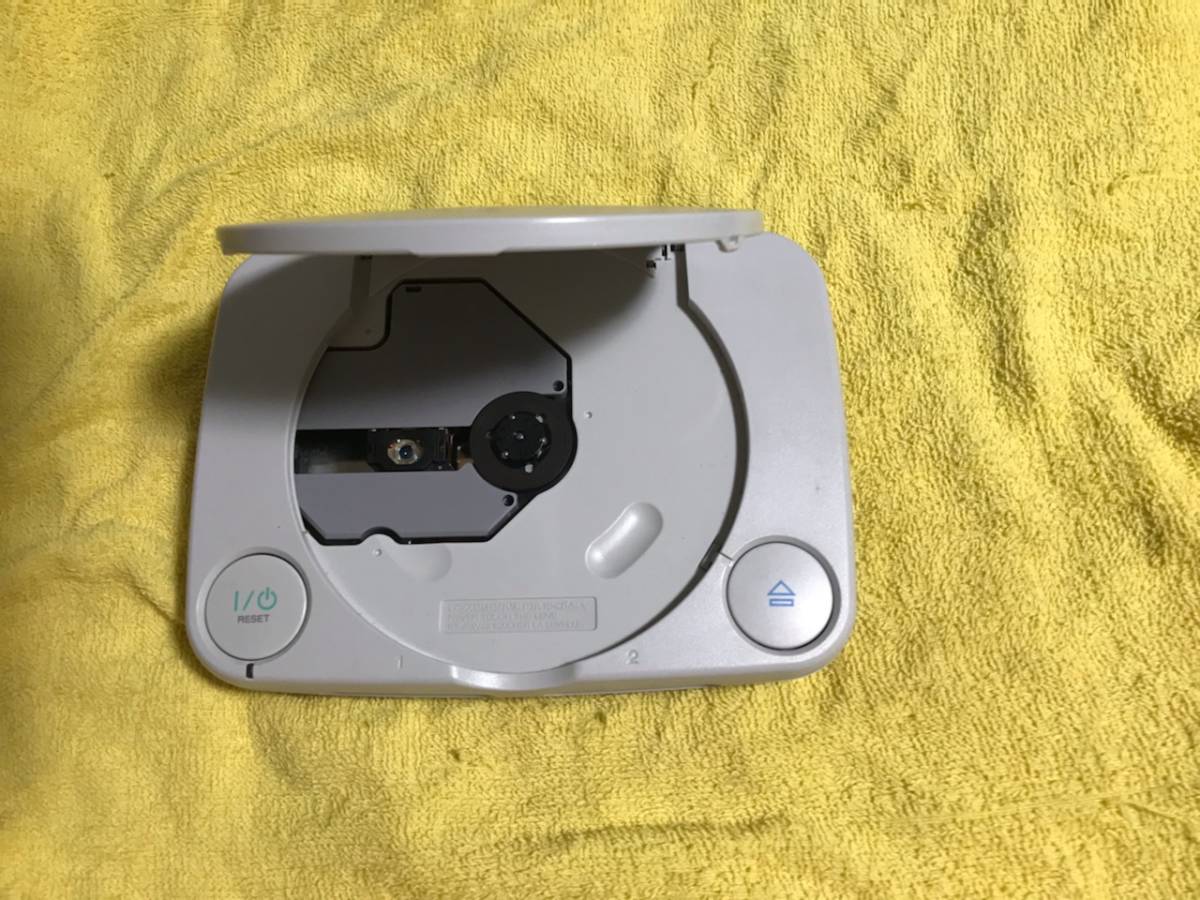 PlayStation （プレイステーション・ワン） PS1本体　＋　チョコボスタリオン（ゲームソフト）　＋　PSMEMORY（メモリーカード）_画像2