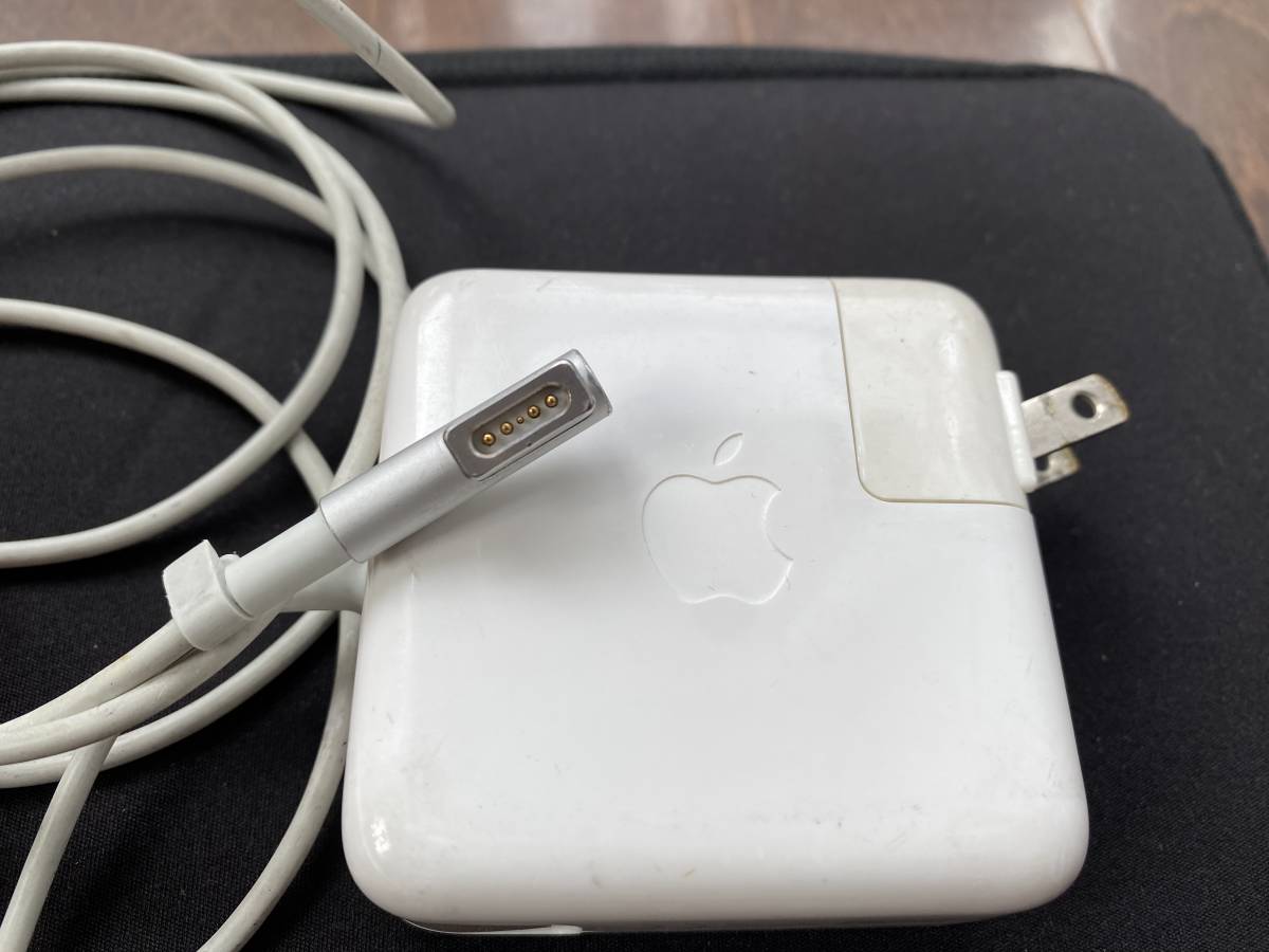 【ジャンク】Apple MacBook Air A1370　(Mid 2011)　純正充電器付き_画像10