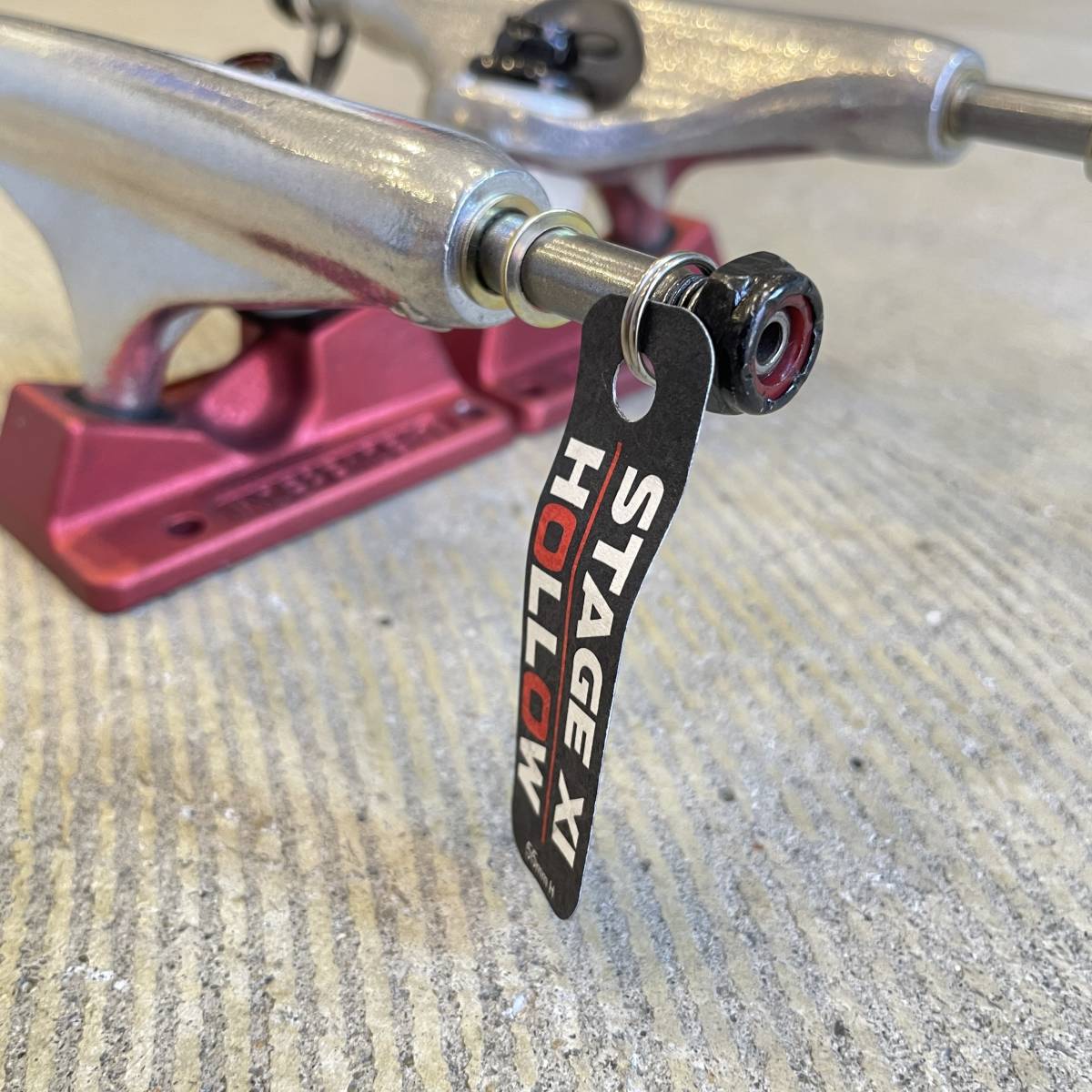  new goods free shipping INDEPENDENT TRUCK Independent skateboard skateboard truck ST11 HOLLOW DELFINO 144 red silver ho low 