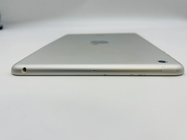 ショッピング卸し売り Air 【Apple】iPad A1474 初期化済完動品 本体のみ 送料無料 シルバー 容量16GB WiFiモデル Apple  - eldjazira-aciers.com