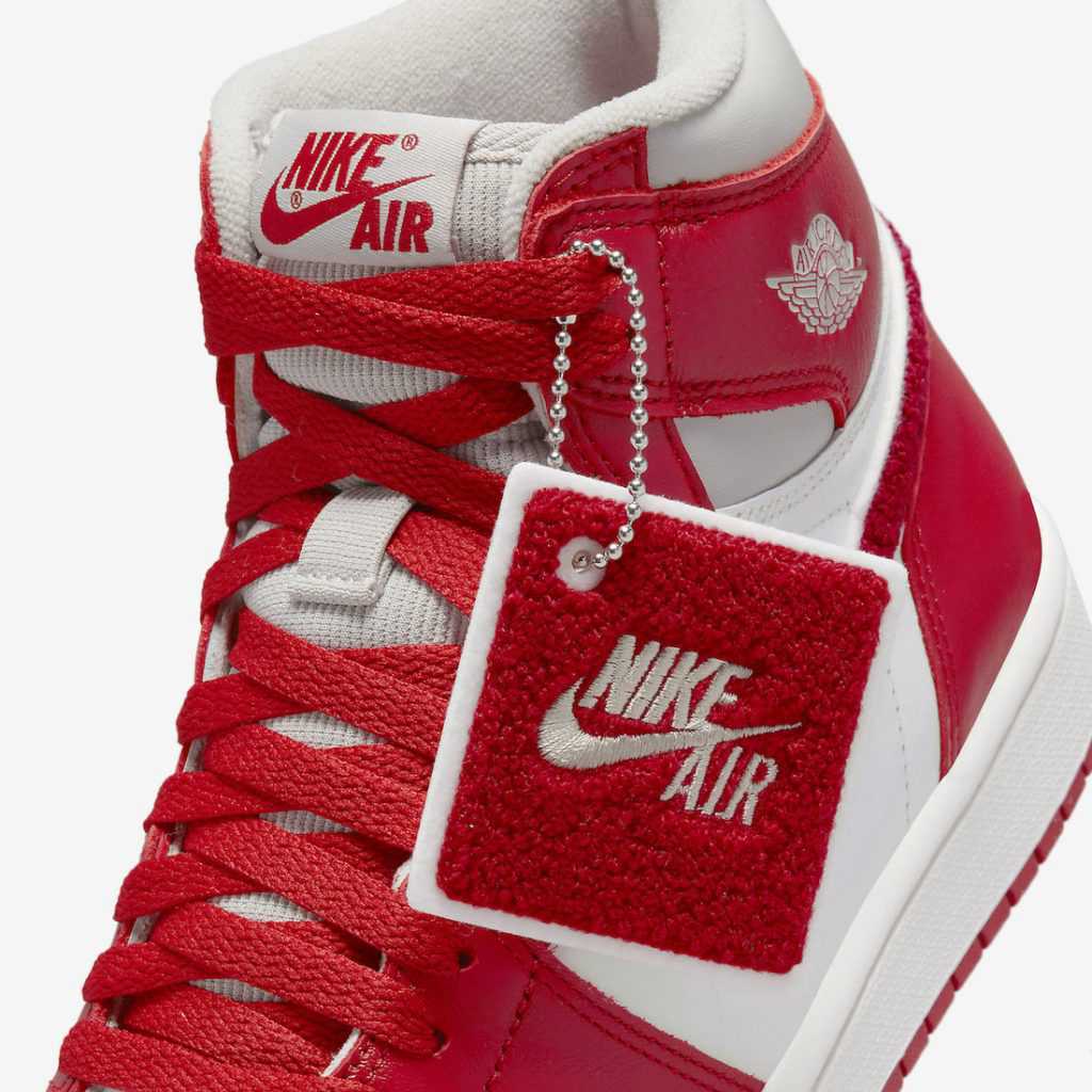 【新品未使用/28cm/us.11】Nike WMNS Air Jordan 1 High OG Varsity Red/Chenille//Jordan sb force atmos AIRMAX dunk acg 2 4 90 95 97_画像2