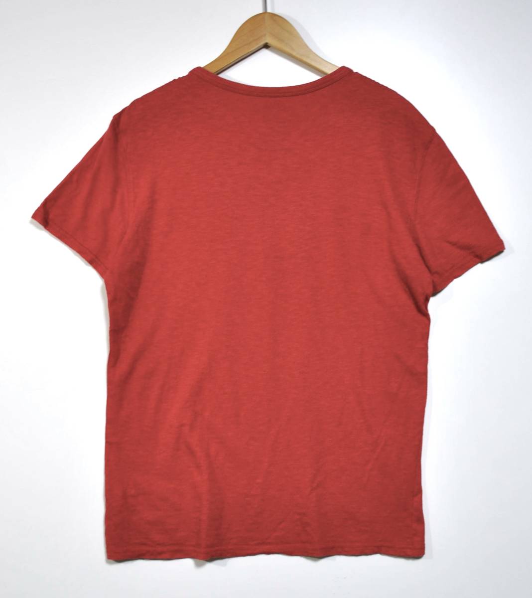 即決【AMERICAN EAGLE】アメリカンイーグル ワッペンロゴ Tシャツ 赤 S 古着_画像2