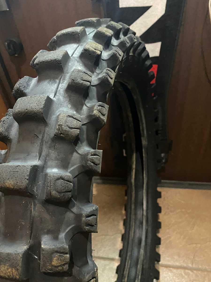 中古MCタイヤ 2021年製造 DUNLOP GEOMAX MX33 110/90-19 ダンロップ ジオマックス 110 90 19 2221 M1904_画像2