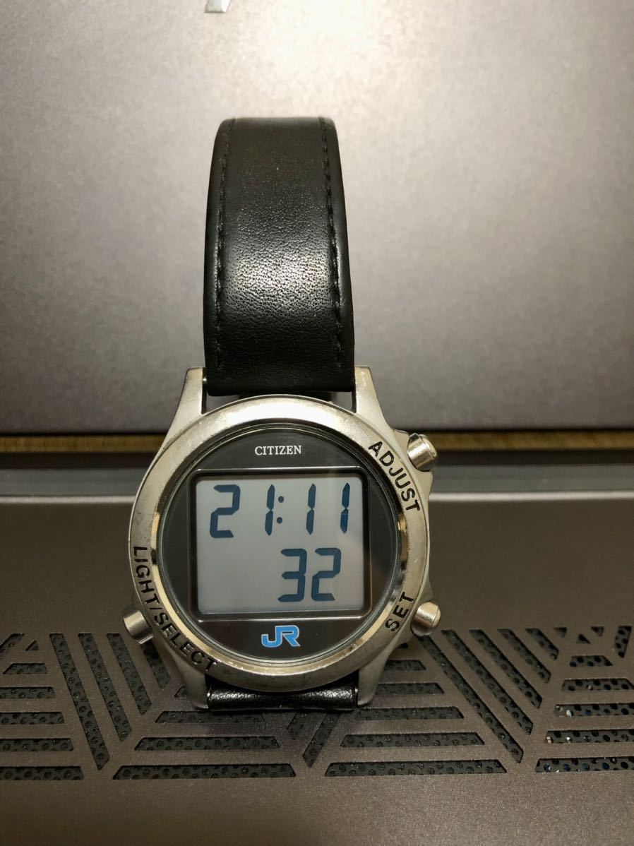 注目の 鉄道時計 shira-thun JR西日本 その２ 車掌用デジタル腕時計