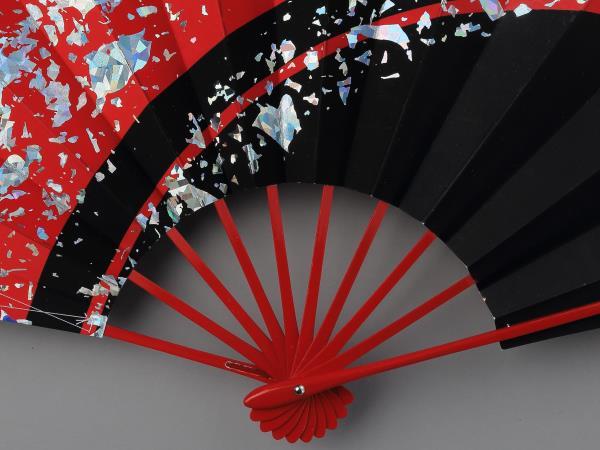 9003,舞扇子 日本舞踊、踊り用 29cm ホログラム箔、赤、黒 朱塗骨 京扇子 箱なし_画像3