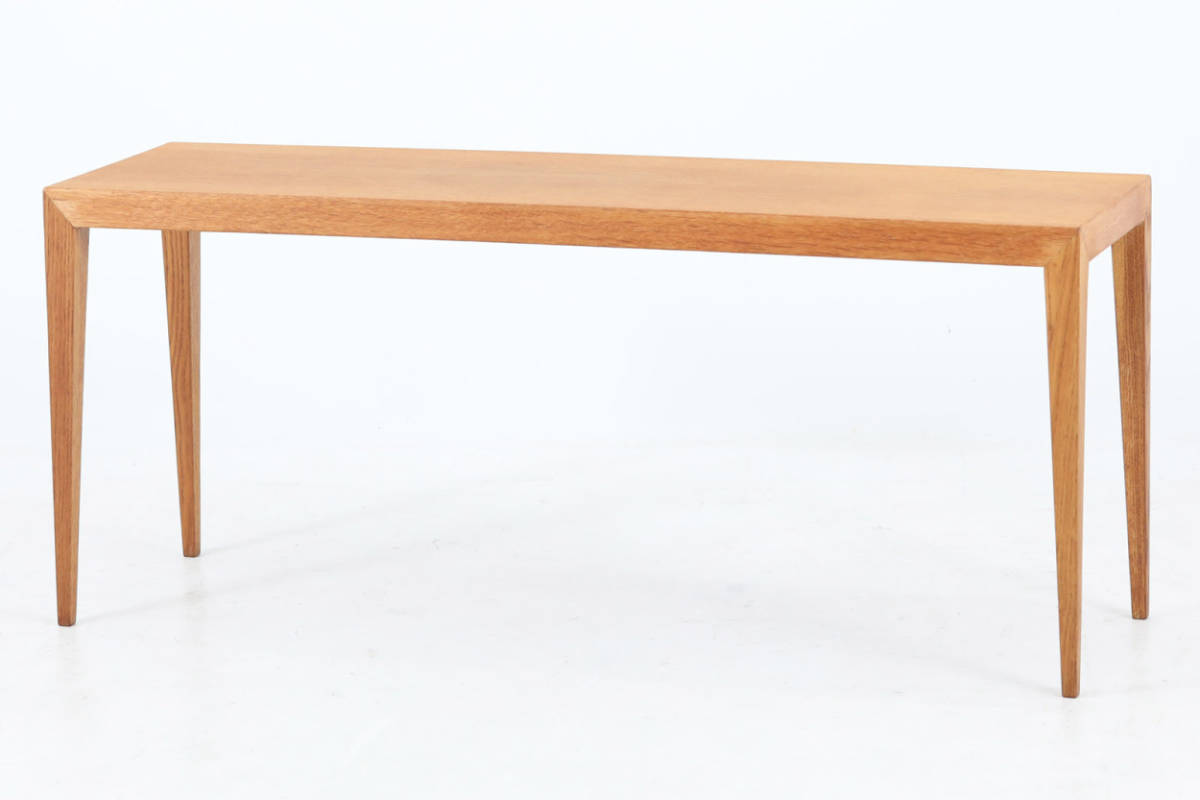 【お取り寄せ】 [KA] 北欧ビンテージ家具　Haslev(ハスレヴ)　幅が広めのサイドテーブル　オーク材 木材