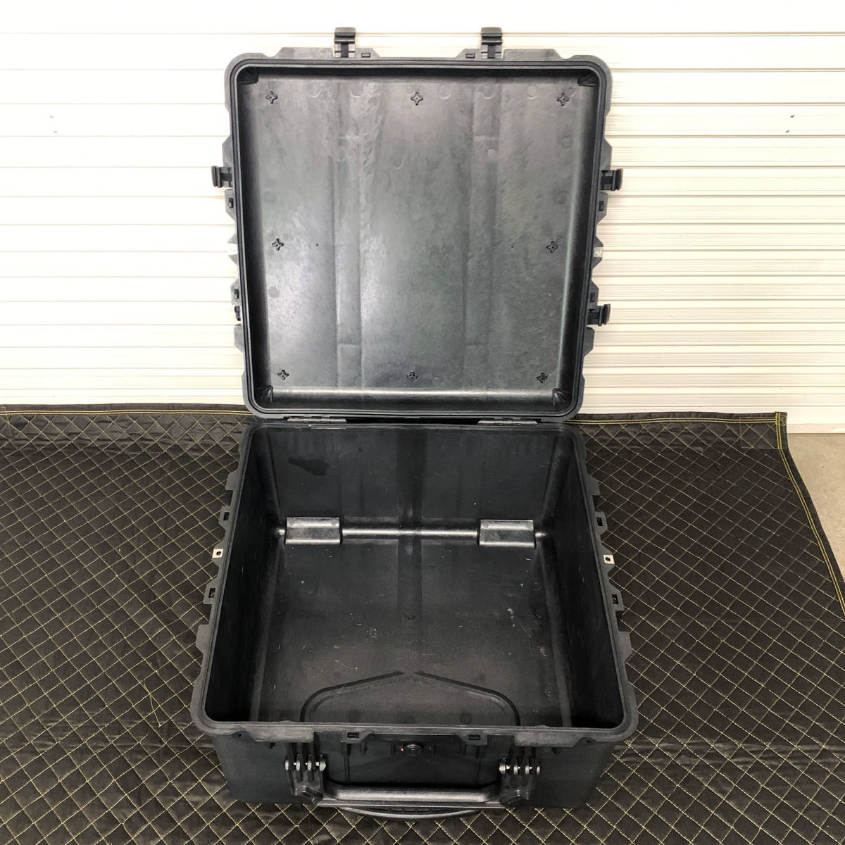 ☆美品☆PELICAN CASE ペリカンプロテクターケース 1640 ☆お買い得